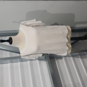 Crown & Ivy size Medium‎